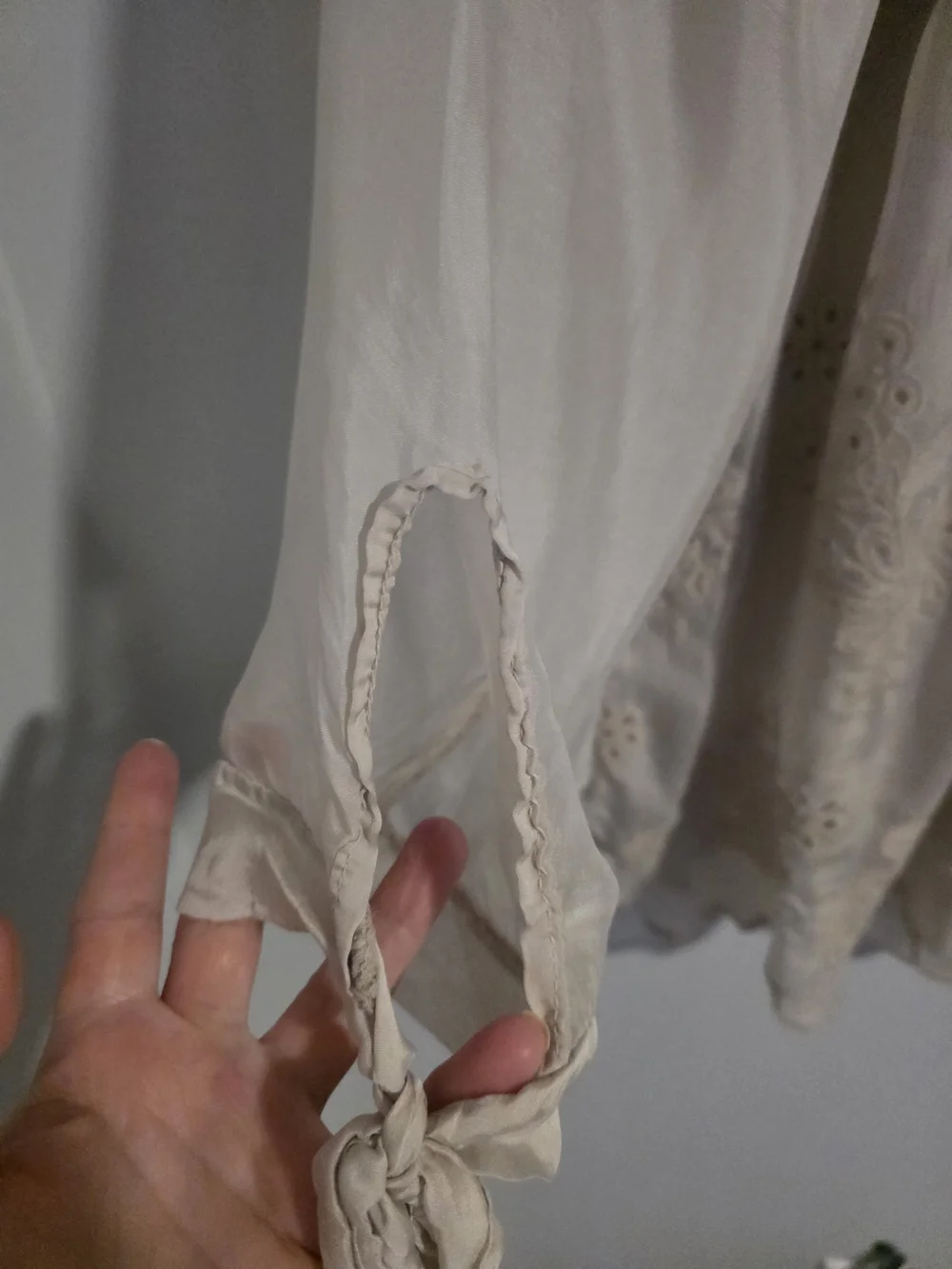 Viola Borghi Silk Blend Embroidered Peasant Blouse Off Shoulder Beige Size M Ita - Picture 4 of 13